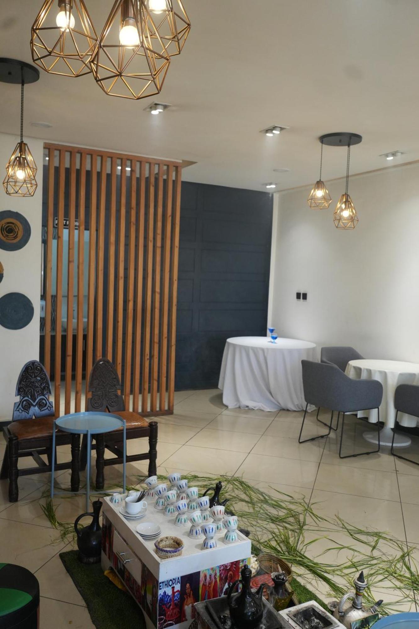Mazeki Addis Boutique Hotel Exteriör bild